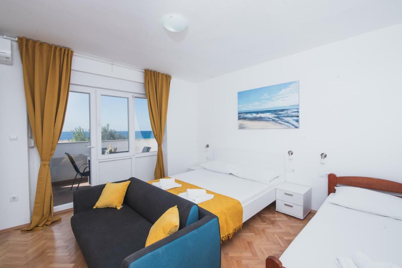 Apartments By The Sea Semy Novalja Exterior foto